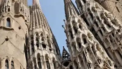 Top 10 de los Lugares Más Famosos de Barcelona: La Guía Definitiva