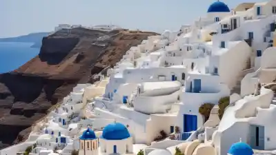Los 10 Lugares Más Famosos de Santorini Que Debes Conocer