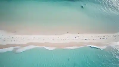 Top 10 de las Playas Más Azules del Mundo: Un Viaje al Paraíso Acuático