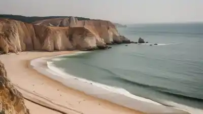 Top 5 de las Playas Más Bonitas de Lisboa: Arena Dorada a un Paso de la Ciudad