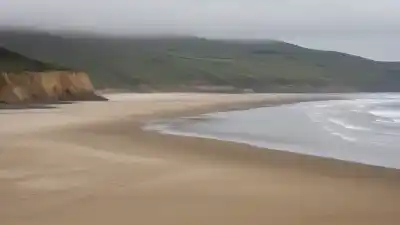 Top 5 de las Playas Más Cálidas de Asturias: Arenales Dorados y Aguas Templadas