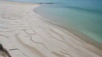 Top 5 de las Playas Más Cristalinas de Galicia: Aguas de Espejo