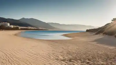 Top 10 de las Playas Más Famosas de Málaga: Arena, Sol y Leyenda