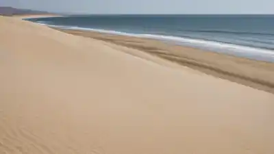 Top 5 de las Playas Más Grandes de Andalucía: Inmensidad Dorada