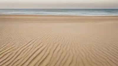 Top 5 de las Playas Más Grandes de Alicante: Arenales Inmensos que Tienes que Conocer