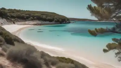 Top 7 de las Playas Más Importantes de Menorca: Joyas del Mediterráneo