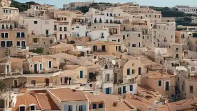 Las 5 Islas Más Pobladas del Mediterráneo: Un Viaje por sus Ciudades y Vida