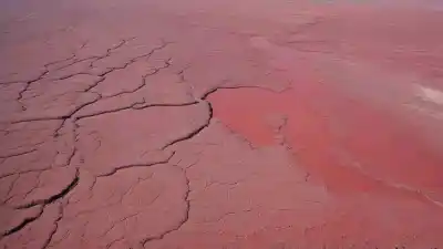 Top 7 de las Aguas Más Extrañas del Planeta que Parecen de Otro Mundo