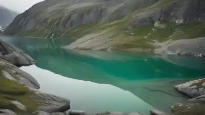 Los 10 Lagos Más Bonitos de Noruega: Belleza Escandinava en Estado Puro