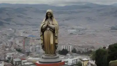 Top 5 de las Esculturas Más Famosas de Ecuador Que Tienes Que Conocer
