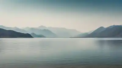 Top 10 de los Lagos Más Grandes de China: Gigantes de Agua y Cultura