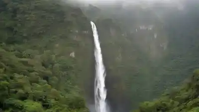 Top 5 de las Cascadas Más Grandes de Colombia Que Te Dejarán Sin Aliento