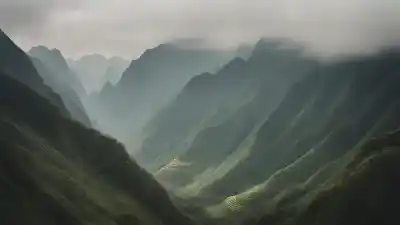 Top 5 de las Montañas Más Altas de Vietnam: Cumbres de Indochina