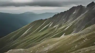 Top 5 de las Montañas Más Altas de Rumania: Cumbres de los Cárpatos