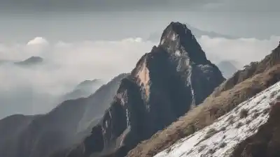 Top 5 de las Montañas Más Altas de Myanmar: Gigantes de Oro en la Tierra de las Pagodas