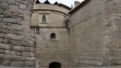 Top 5 de las Ciudades Más Importantes de Ávila: Joyas Históricas y Culturales