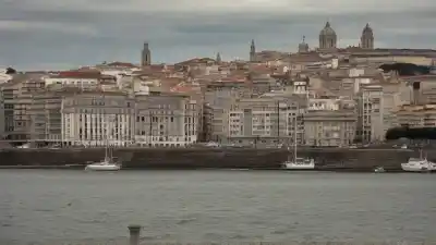 Top 5 de las Ciudades Más Grandes de Cantabria: Población y Encanto