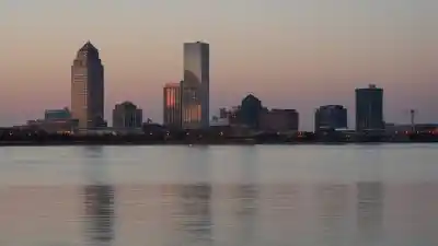 Top 5 de las Ciudades Más Pobladas de Wisconsin: Descubre los Centros Urbanos del Estado del Tejón