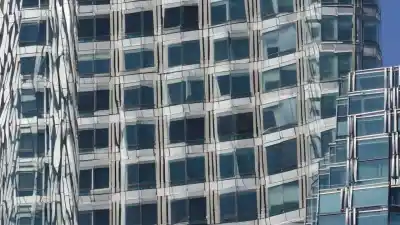 Top 10 de los Edificios Más Altos de España: Rascacielos que Tocan el Cielo