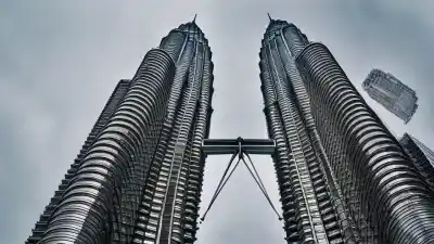 Top 5 de los Edificios Más Altos de Malasia: Rascacielos que Tocan el Cielo