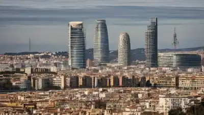Los 10 Edificios Más Feos de Barcelona: Una Polémica Ruta Arquitectónica