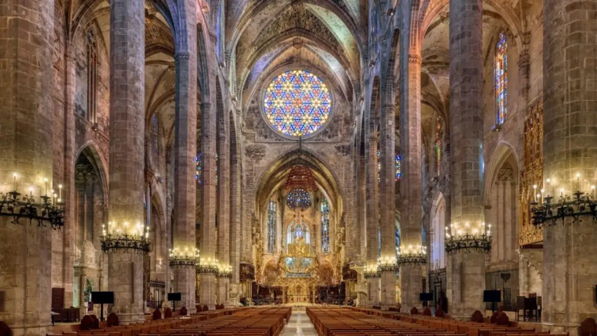 iluminacion natural de la catedral de mallorca